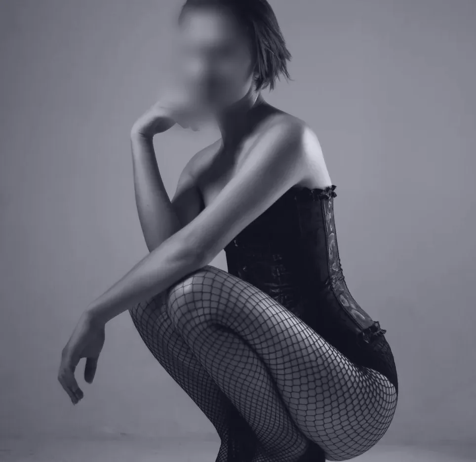 Claudia, 20