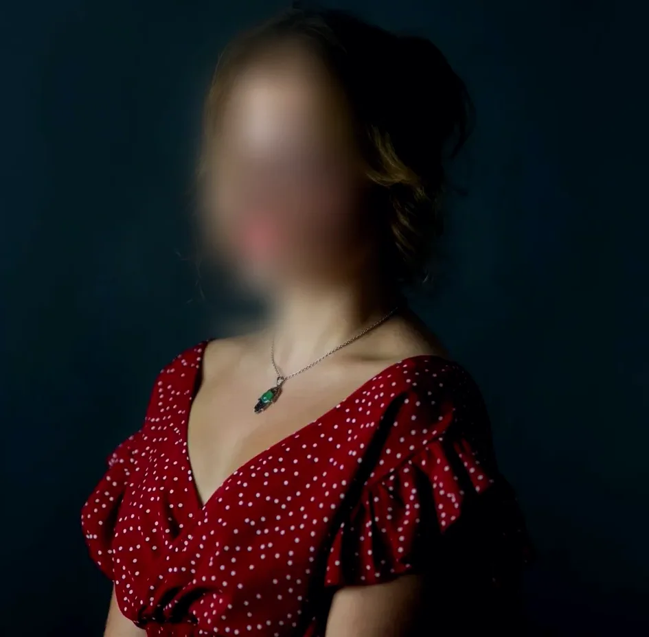 Isabell, 25