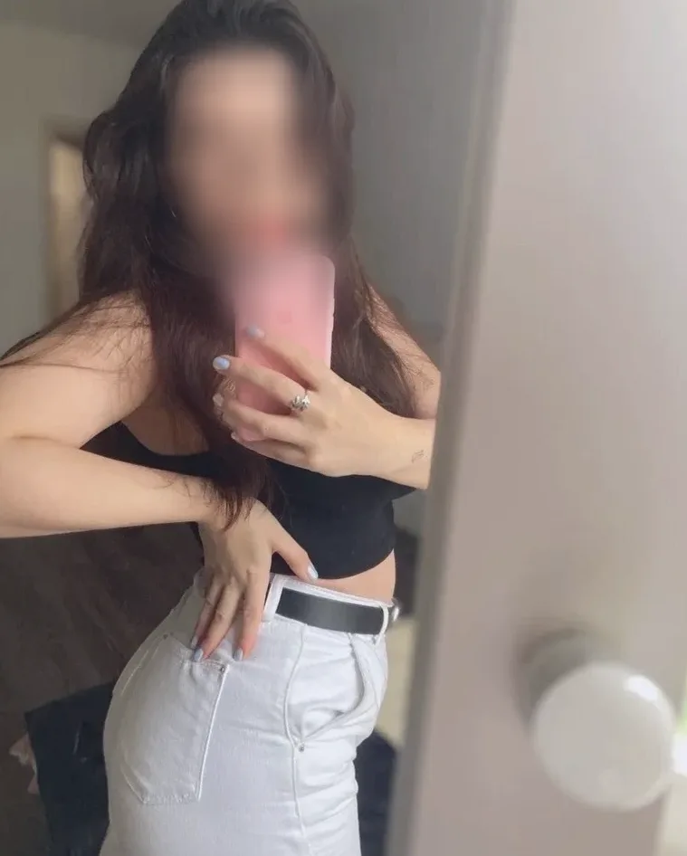Lena, 23