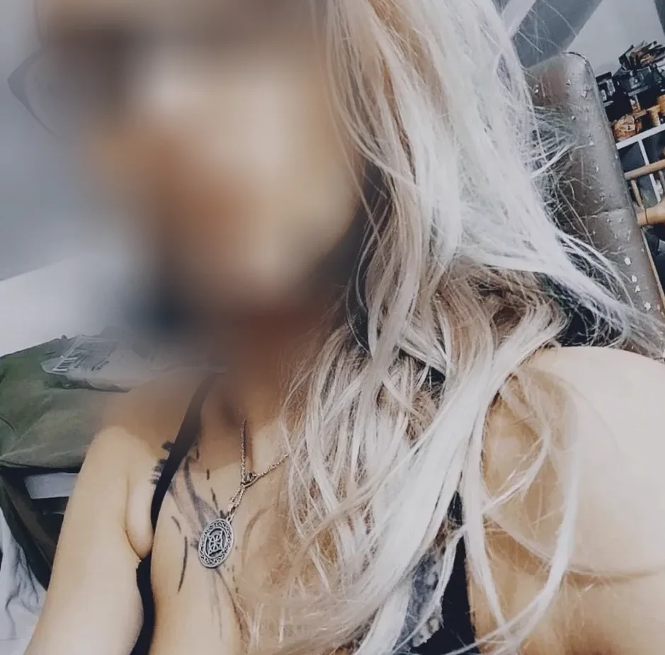 Leonie, 30