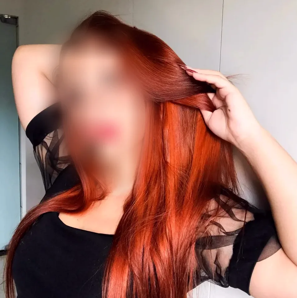 Nicole, 32