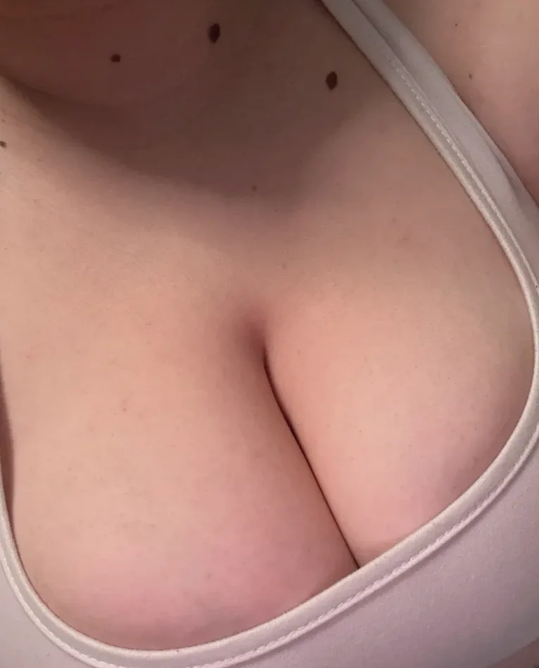 Selina, 19