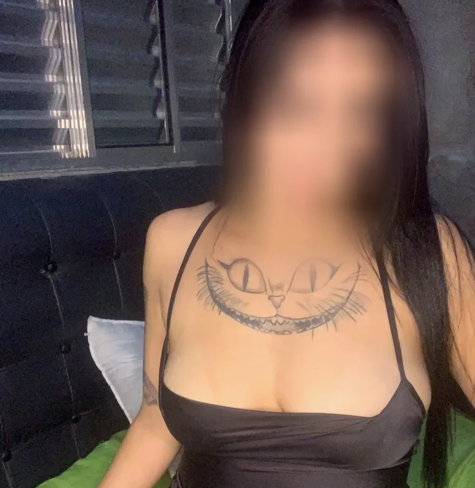 Sophie, 27