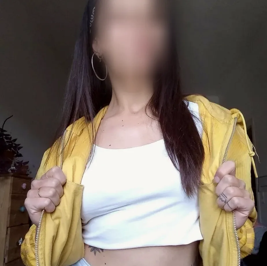 Viktoria, 36